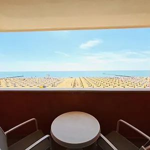 Alpina - Frontemare Centrale - Immobil Relax , Lido di Jesolo Italien